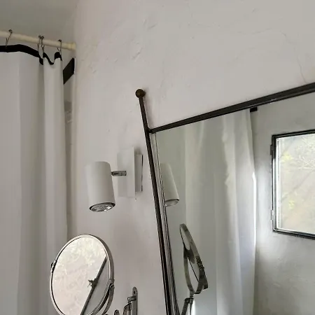 Apartment Host4u - Cozy Retreat In Trincheri, Relais Oliva