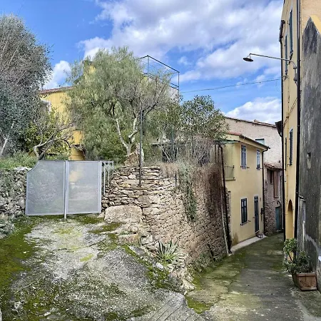 Apartment Host4u - Cozy Retreat In Trincheri, Relais Oliva *
